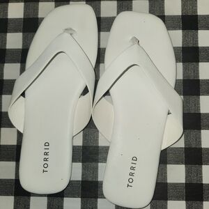 Euc Torrid White Sandals size 9.5 wide
